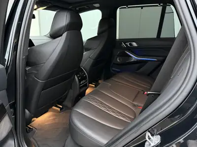 BMW X5 xDrive 48V 40i M Sport — SUV premium hybride léger, finitions carbone — Miniature 12