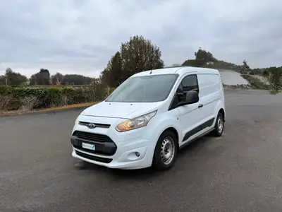 Ford Transit Connect Van — Utilitaire compact économique et fiable, idéal pour artisan — exterior view
