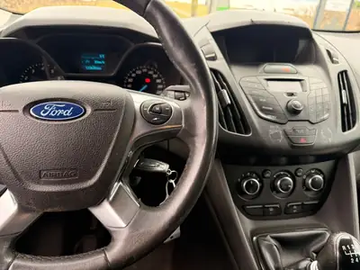 Ford Transit Connect Van — Utilitaire compact économique et fiable, idéal pour artisan — Thumbnail 15