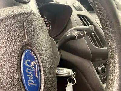 Ford Transit Connect Van — Utilitaire compact économique et fiable, idéal pour artisan — Thumbnail 17