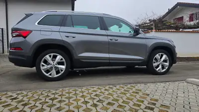 Skoda Kodiaq 2.0 TDI 200 PS 4×4 — SUV robuste, garantie constructeur jusqu'en 2028 — fianco