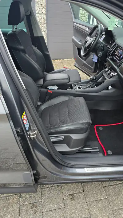 Skoda Kodiaq 2.0 TDI 200 PS 4×4 — SUV robuste, garantie constructeur jusqu'en 2028 — cruscotto
