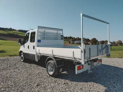 IVECO Daily 35C16A8 — Benne 3 côtés, double cabine 7 places, diesel performant — fianco