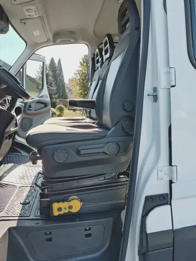 IVECO Daily 35C16A8 — Benne 3 côtés, double cabine 7 places, diesel performant — Miniatura 12