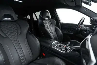 BMW X6M Steptronic M Competition — 626 ch, design noir premium, prix exceptionnel — détail