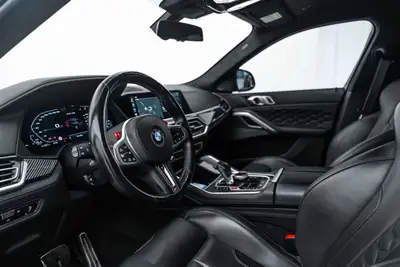 BMW X6M Steptronic M Competition — 626 ch, design noir premium, prix exceptionnel — tableau de bord