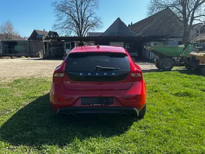 Volvo V40 Sport 200 — Berline dynamique 200 ch, sans sinistre — rear view