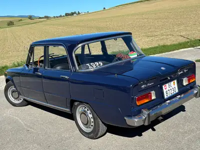 Alfa Romeo Giulia Super 1600 — Classique italienne de 1971, 105 ch authentiques — interni