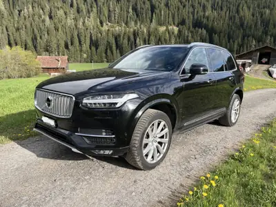 Volvo XC90 D5 AWD — SUV 7 places premium, moteur diesel performant — vue extérieure