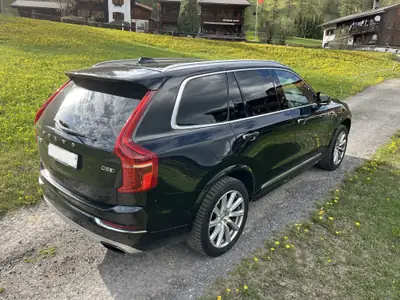 Volvo XC90 D5 AWD — SUV 7 places premium, moteur diesel performant — intérieur