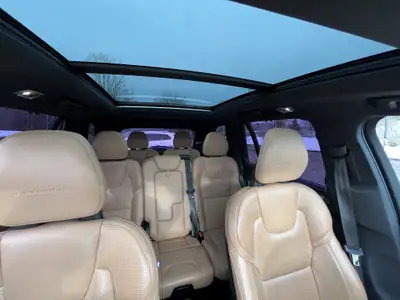 Volvo XC90 D5 AWD — SUV 7 places premium, moteur diesel performant — Miniature 7