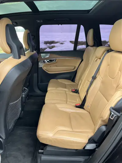 Volvo XC90 D5 AWD — SUV 7 places premium, moteur diesel performant — Miniature 10