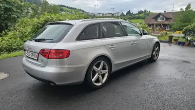 Audi A4 Avant 2.0 TFSI Quattro — Monospace premium robuste, transmission intégrale — fianco