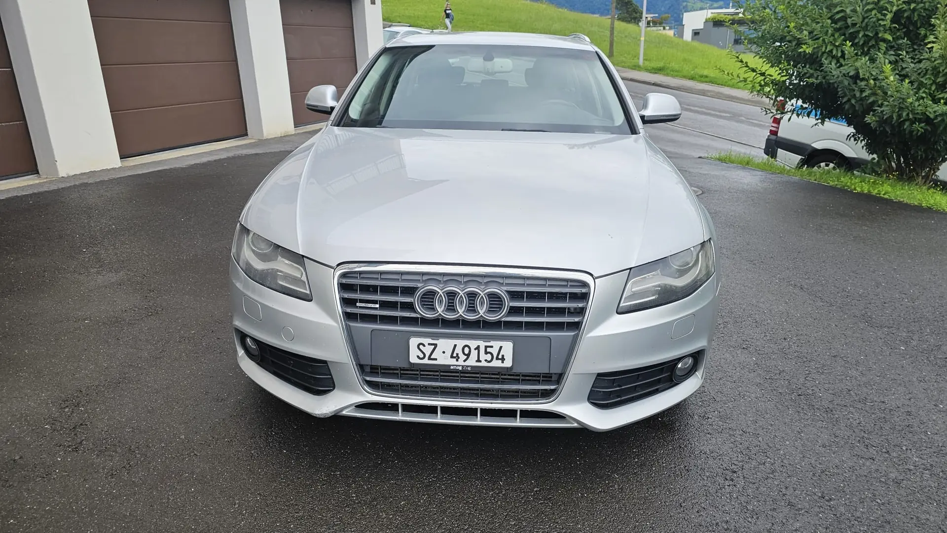 Audi A4 Avant 2.0 TFSI Quattro — Monospace premium robuste, transmission intégrale — vista esterna