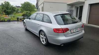 Audi A4 Avant 2.0 TFSI Quattro — Monospace premium robuste, transmission intégrale — cruscotto