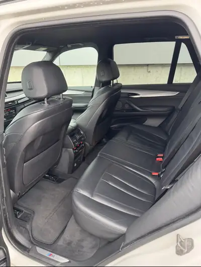 BMW X5 xDrive M50d M-Sport — SUV premium diesel, 381 ch et sièges chauffants — Miniature 10