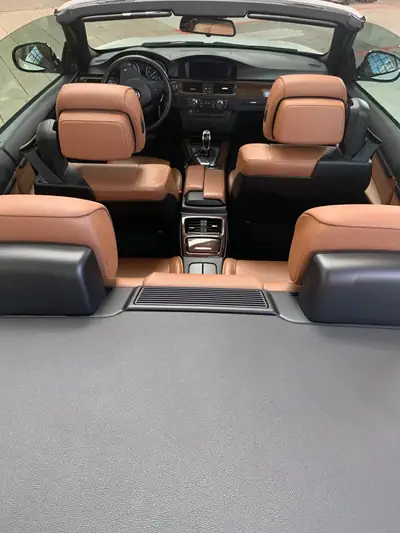 BMW 335i Cabriolet — Roadster sportif 2010, 306 ch et toit électrique — dettaglio