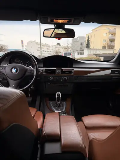 BMW 335i Cabriolet — Roadster sportif 2010, 306 ch et toit électrique — Miniatura 7