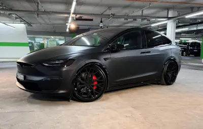 Tesla Model X Plaid Einzigartig — 1267 ch, 6 places, autonomie exceptionnelle — fianco