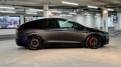 Tesla Model X Plaid Einzigartig — 1267 ch, 6 places, autonomie exceptionnelle — dettaglio