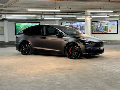 Tesla Model X Plaid Einzigartig — 1267 ch, 6 places, autonomie exceptionnelle — Miniatura 8