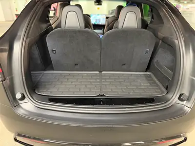 Tesla Model X Plaid Einzigartig — 1267 ch, 6 places, autonomie exceptionnelle — Miniatura 15