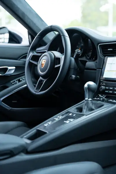 Porsche 911 GT3 Touring 2018 — Sportive légendaire, kilométrage quasi neuf — Detail