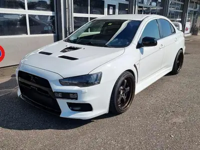 Mitsubishi Lancer Evo X MR Arashi — 367 ch, transmission SST, sportive légendaire — Außenansicht