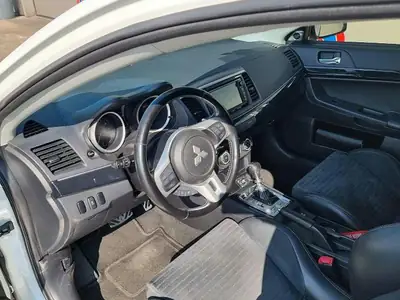 Mitsubishi Lancer Evo X MR Arashi — 367 ch, transmission SST, sportive légendaire — Detail