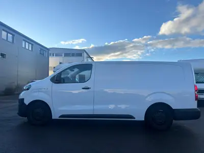 Toyota Proace Max Van L2 — Utilitaire électrique 136 ch, 41 000 km seulement — vue extérieure