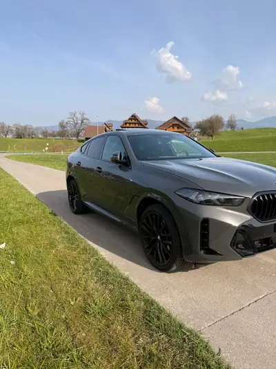 BMW X6 xDrive 48V 40i M Sport Pro — SUV coupé haute performance, 19'000 km — interni