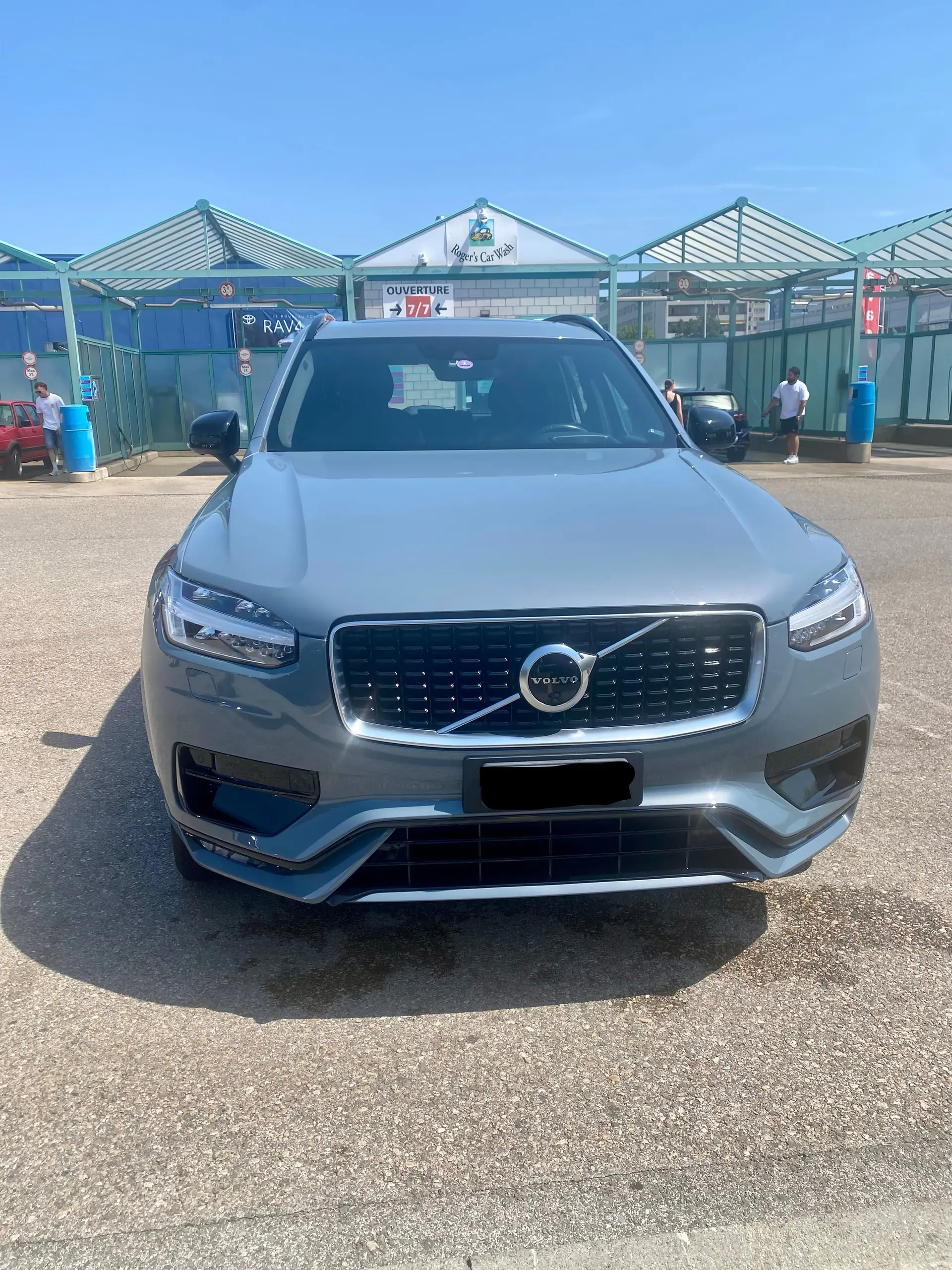 Volvo XC90 T5 AWD R-Design — SUV 7 places premium, traction intégrale et garantie constructeur — vista esterna