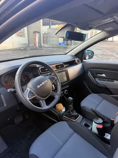 Dacia Duster TCe 150 Extreme EDC 4x2 — SUV robuste, consommation maîtrisée, très faible kilométrage — côté
