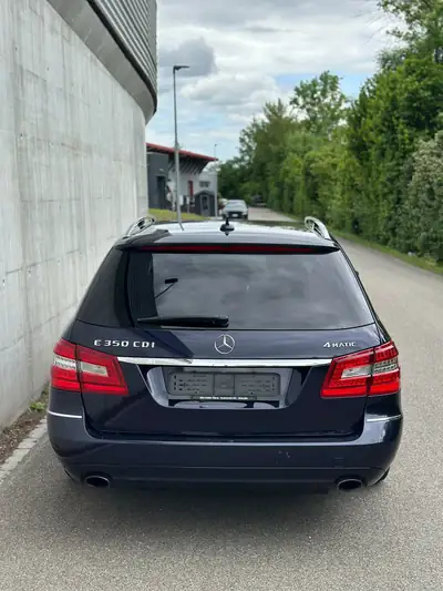 Mercedes-Benz E 350 CDI BlueEfficiency — Break élégant 4Matic, transmission 7G-Tronic rénovée — Seitenansicht