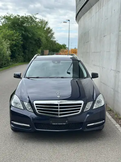 Mercedes-Benz E 350 CDI BlueEfficiency — Break élégant 4Matic, transmission 7G-Tronic rénovée — Außenansicht