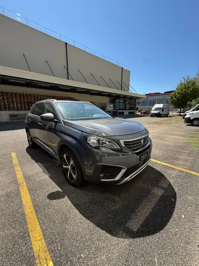 Peugeot 5008 1.2 PureTech Allure — 7 places, boîte auto, 110'000 km — Heckansicht