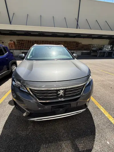 Peugeot 5008 1.2 PureTech Allure — 7 places, boîte auto, 110'000 km — Innenraum