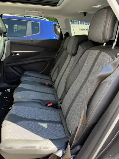 Peugeot 5008 1.2 PureTech Allure — 7 places, boîte auto, 110'000 km — Armaturenbrett