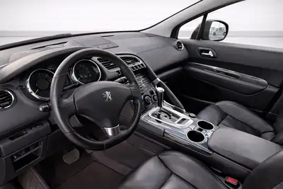 Peugeot 3008 1.6 Turbo — SUV compact premium, entretien impeccable, sans sinistre — vue extérieure