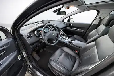 Peugeot 3008 1.6 Turbo — SUV compact premium, entretien impeccable, sans sinistre — Miniature 9