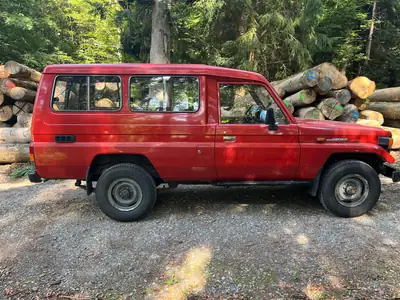 Toyota Land Cruiser BJ75 — Légende 4x4 des années 80, ex-Pompiers, 67'000 km — Miniatur 7
