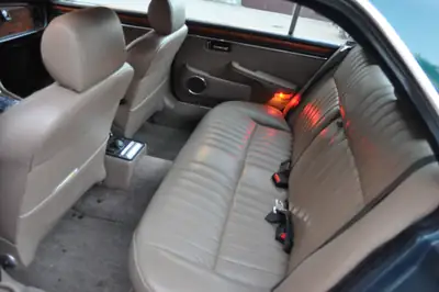 Jaguar XJ12 5.3 HE Sovereign — Berline de prestige British, moteur V12 iconique — intérieur