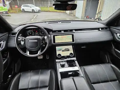 Land Rover Range Rover Velar R-Dynamic D 240 — SUV premium diesel, 90 000 km, excellent état — tableau de bord