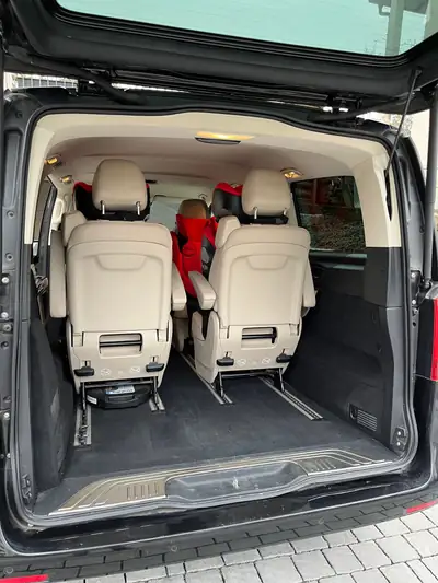 Mercedes-Benz EQV 300 Avantgarde — Monospace électrique premium, 59'900 km, portes coulissantes — interior