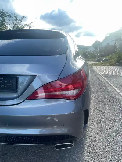 Mercedes-Benz CLA 250 Shooting Brake AMG Line — Break élégant, 4Matic, 95'000 km — Innenraum