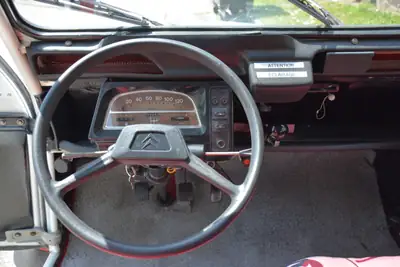 Citroën 2CV6 Spécial — L'icône française vintage, faible kilométrage et sans sinistre — cruscotto