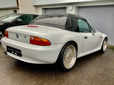 BMW Z3 1.9i Roadster — Cabriolet iconique des années 90, moteur essence agile — fianco