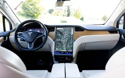 Tesla Model X 100D — SUV électrique 7 places, Full Self Driving inclus — côté