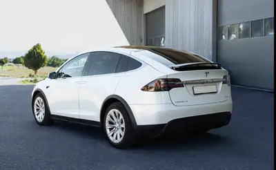 Tesla Model X 100D — SUV électrique 7 places, Full Self Driving inclus — détail