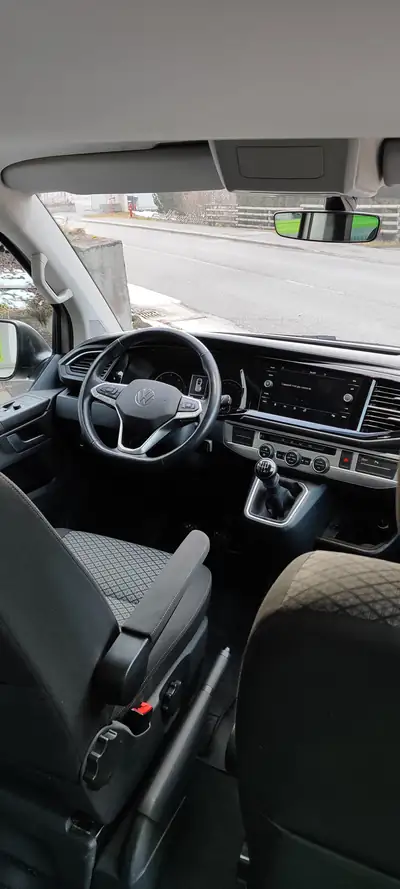 VW T6.1 Multivan 2.0 TDI Trendline — 7 places, diesel économe, livrable immédiatement — tableau de bord